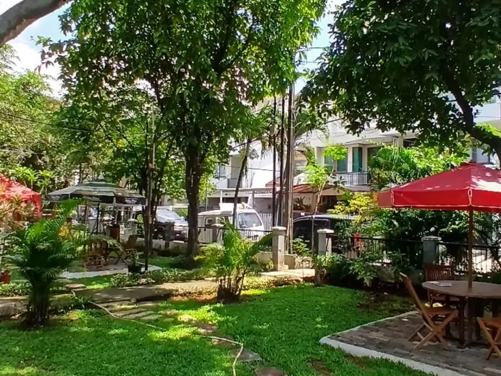 Dijual Rumah 2lt depan Taman di kompleks premium Kelapa Gading, Jakarta Utara.
