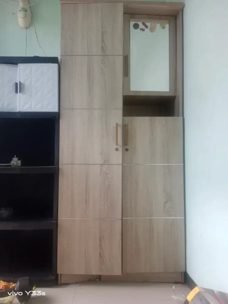 Lemari pakaian/baju