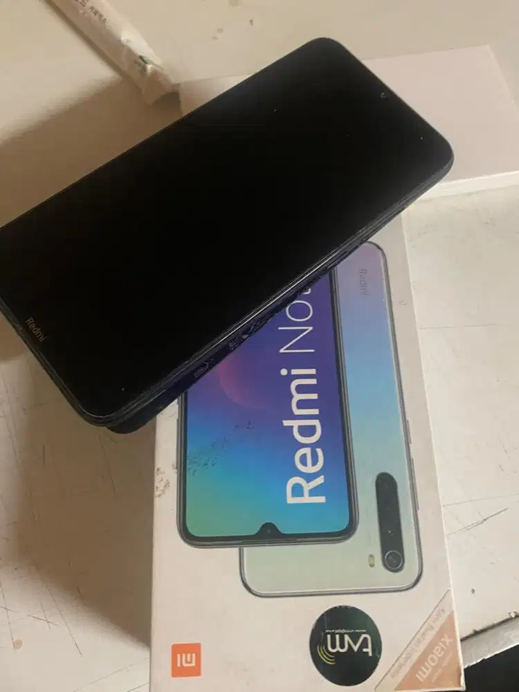 Dijual redmi note 8 masih nyala minus batery kembung dan sinyal tdk ad