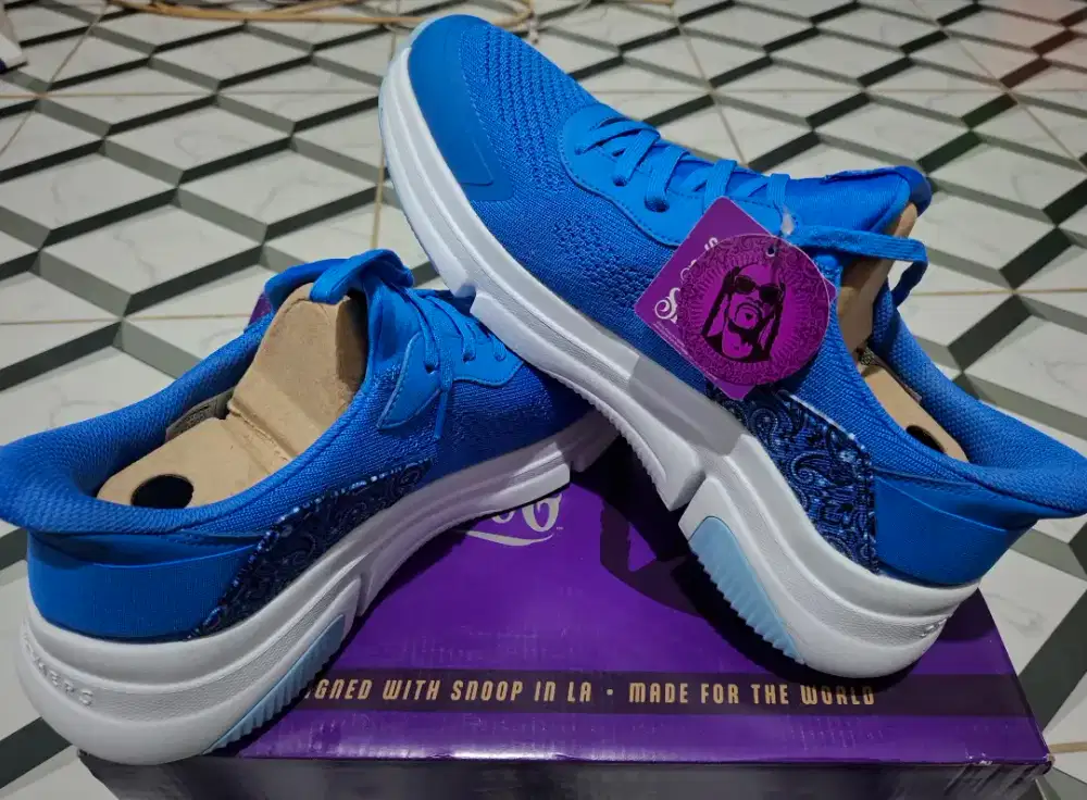 SEPATU RUNNING MERK SKECHER UK.44.5