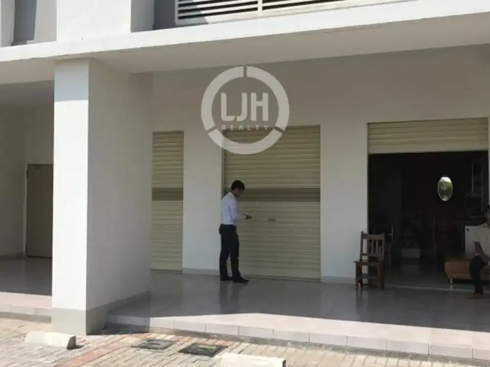 Ruko Lokasi Ramai di Apartemen Springlake Bekasi, Jawa Barat