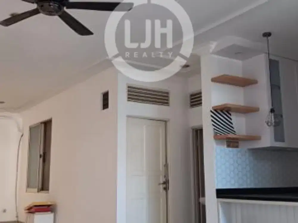 Rumah Dijual 2,5 Lantai di Taman Modern, Cakung, Jakarta Timur
