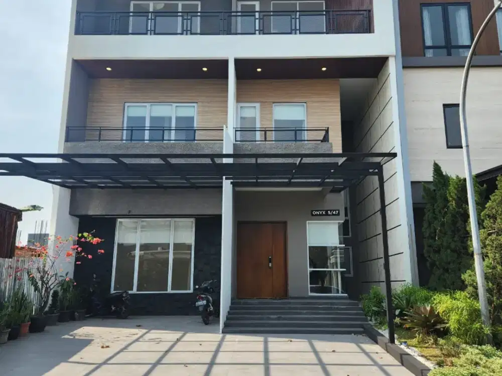 Dijual Rumah Mewah Cantik Siap Huni di Cluster Onyx