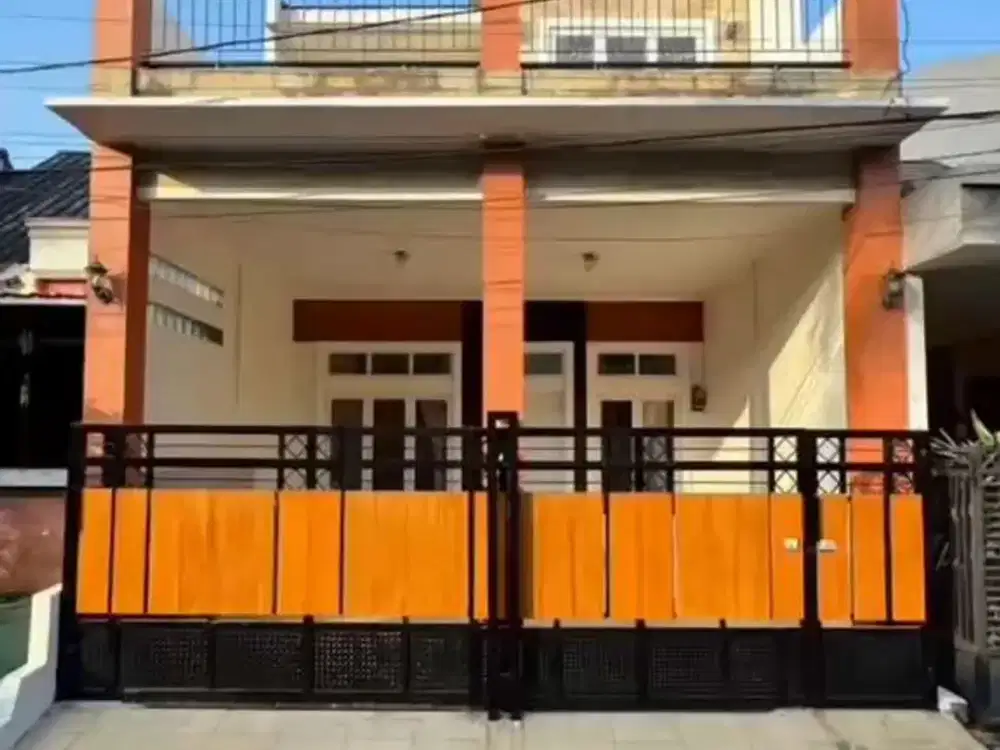 Rumah 2 Lantai 4 Kamar Hadap Utara di Serpong Park