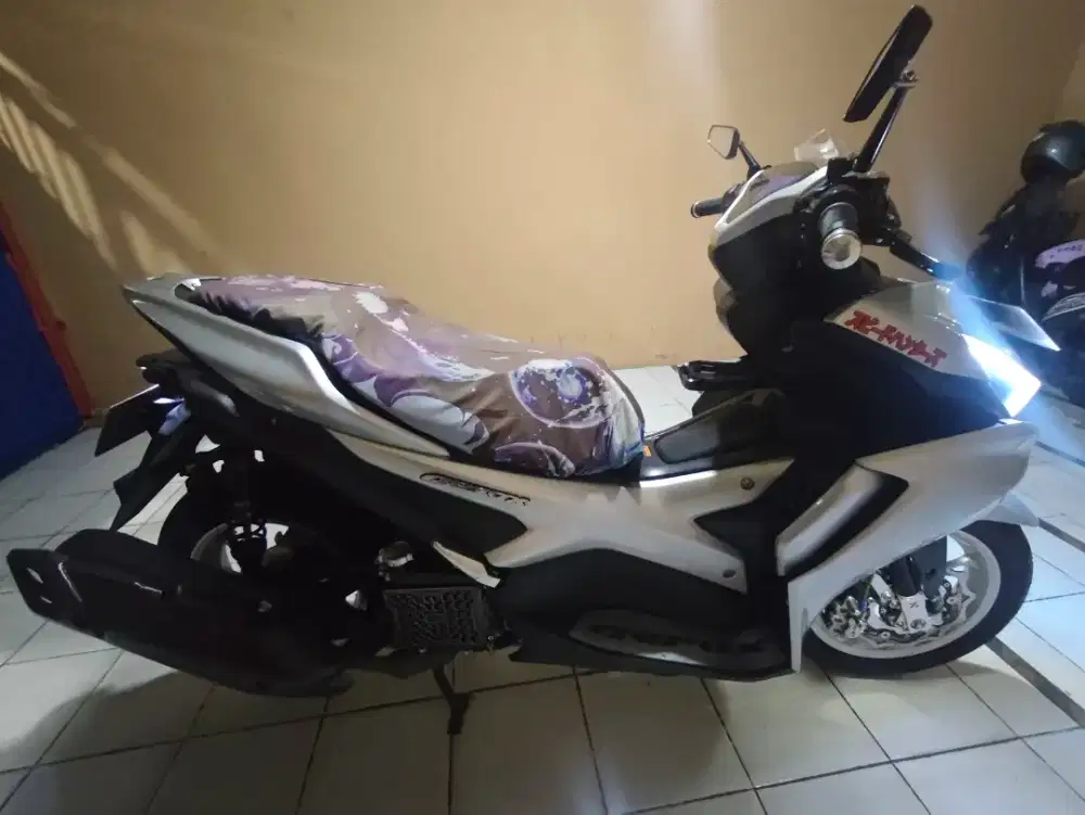 YAMAHA AEROX NEW ABS 2024 SILVER