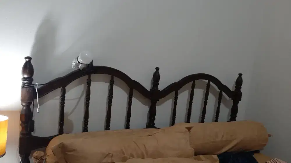 DIJUAL CEPAT DAN  MURAH 1 set tempat tidur JATI