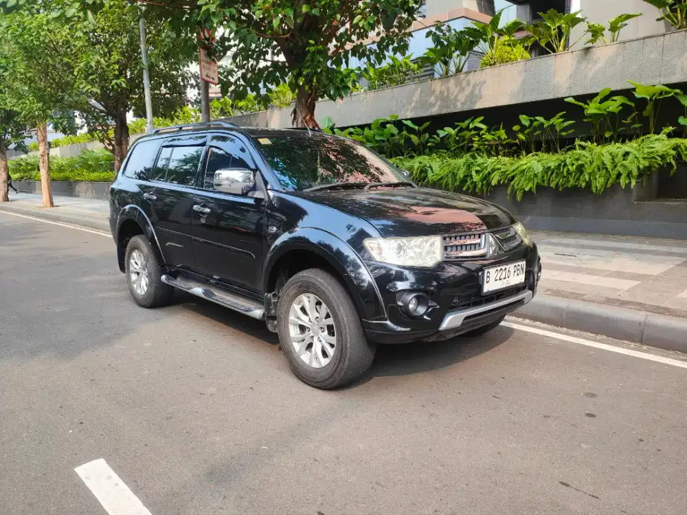 LOW KM Mitsubishi Pajero Sport nik 2015 diesel hitem tangan pertama
