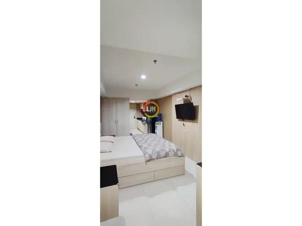 Apartemen di Warhol Louise Kienne A Yani Semarang