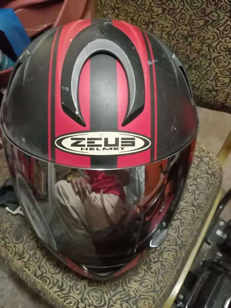 Helm sepeda motor