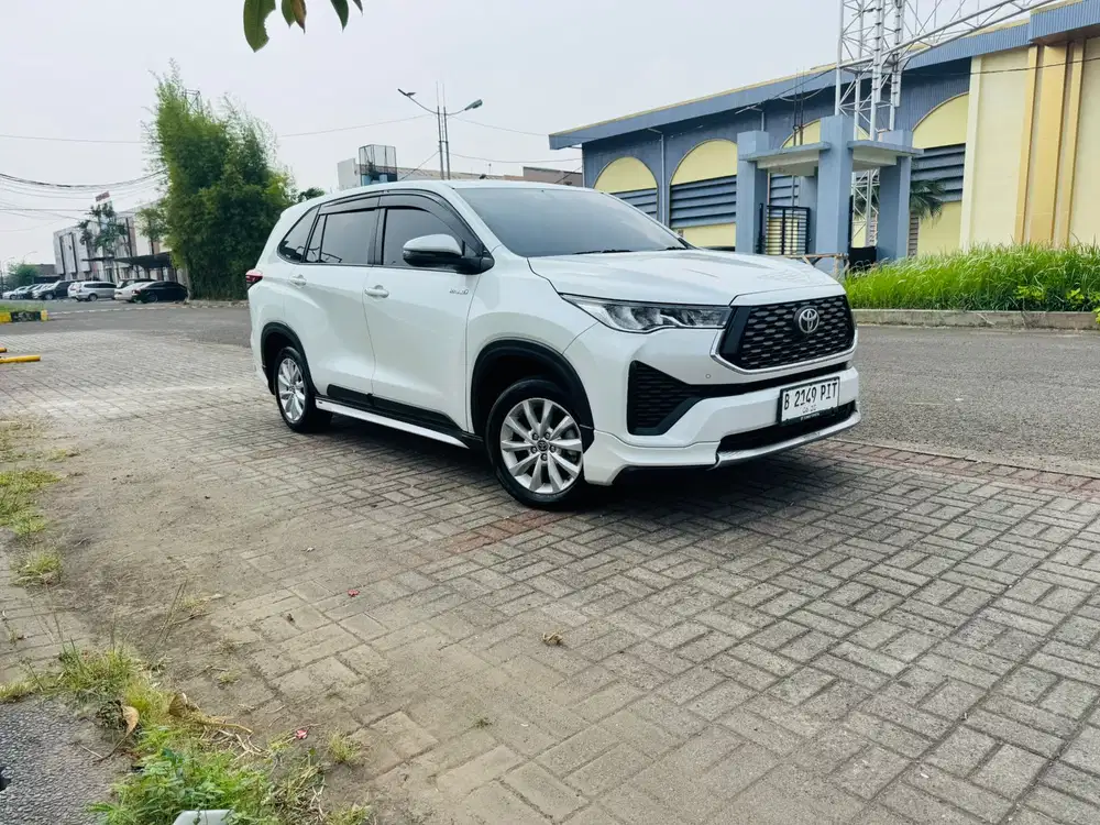Toyota Kijang Innova V Modellista 2025 Hybrid Automatic