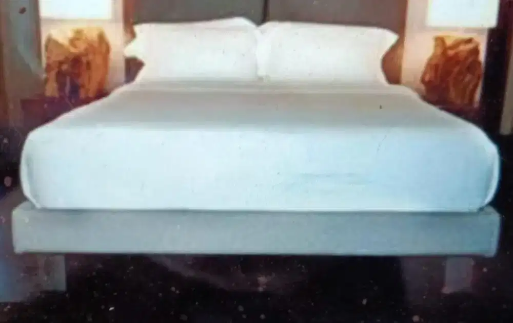 Modern platform bed base for 160 x 200 mattress