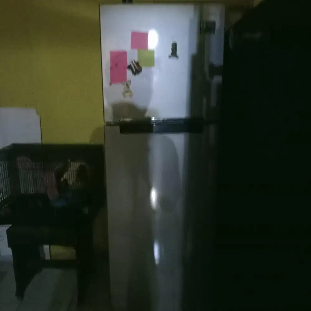 Kulkas samsung warna abu 2 pintu