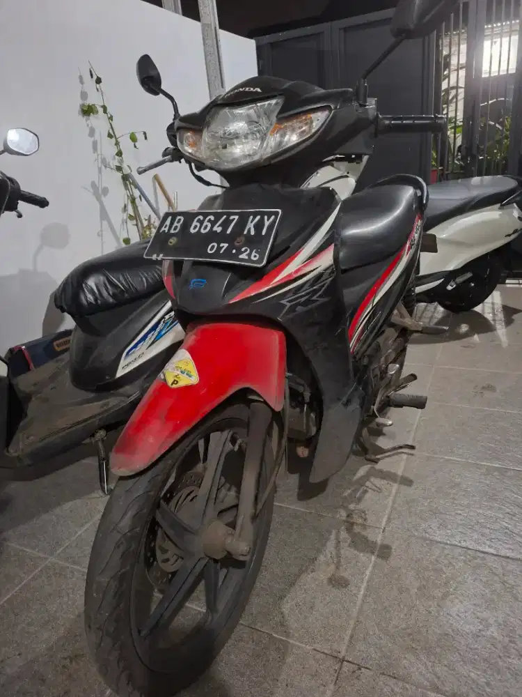 Revo 2011 plat Jogja