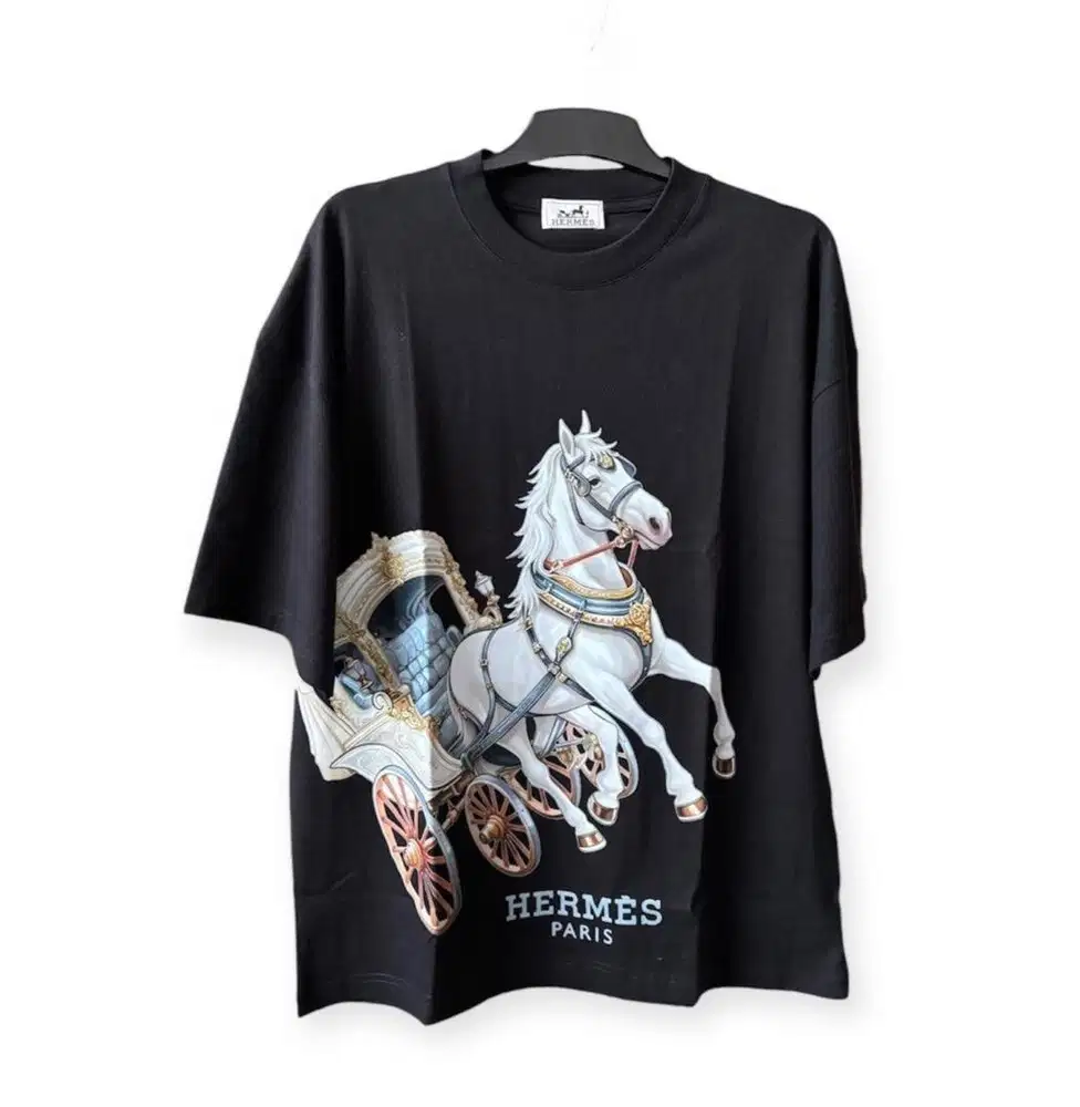 Kaos preloved bal hitam kreta kuda Hermes 72x57