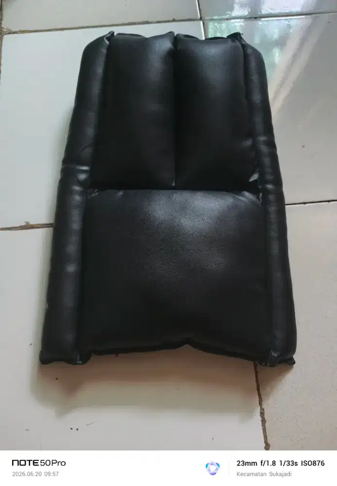Busa tambahan jok motor