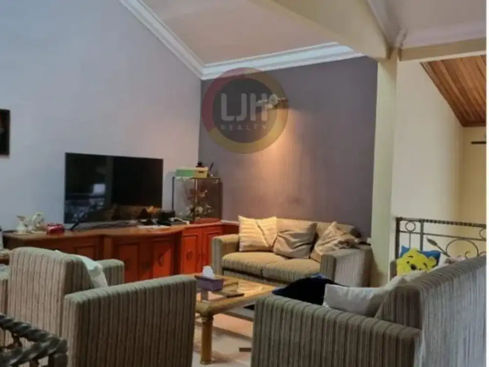 Dijual Rumah Nyaman Asri Tanah Luas di Giriloka Serpong, Tangerang