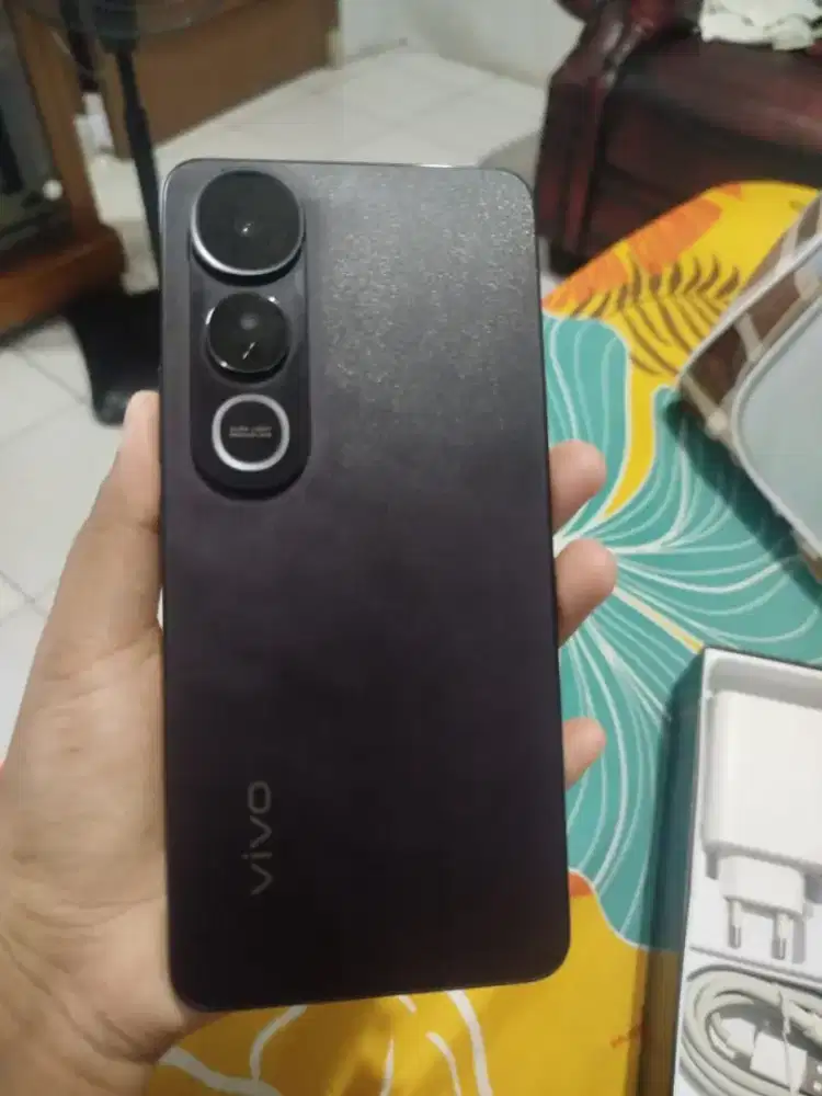 Jual butuh vivo v 50 lite 4g 8+8/256