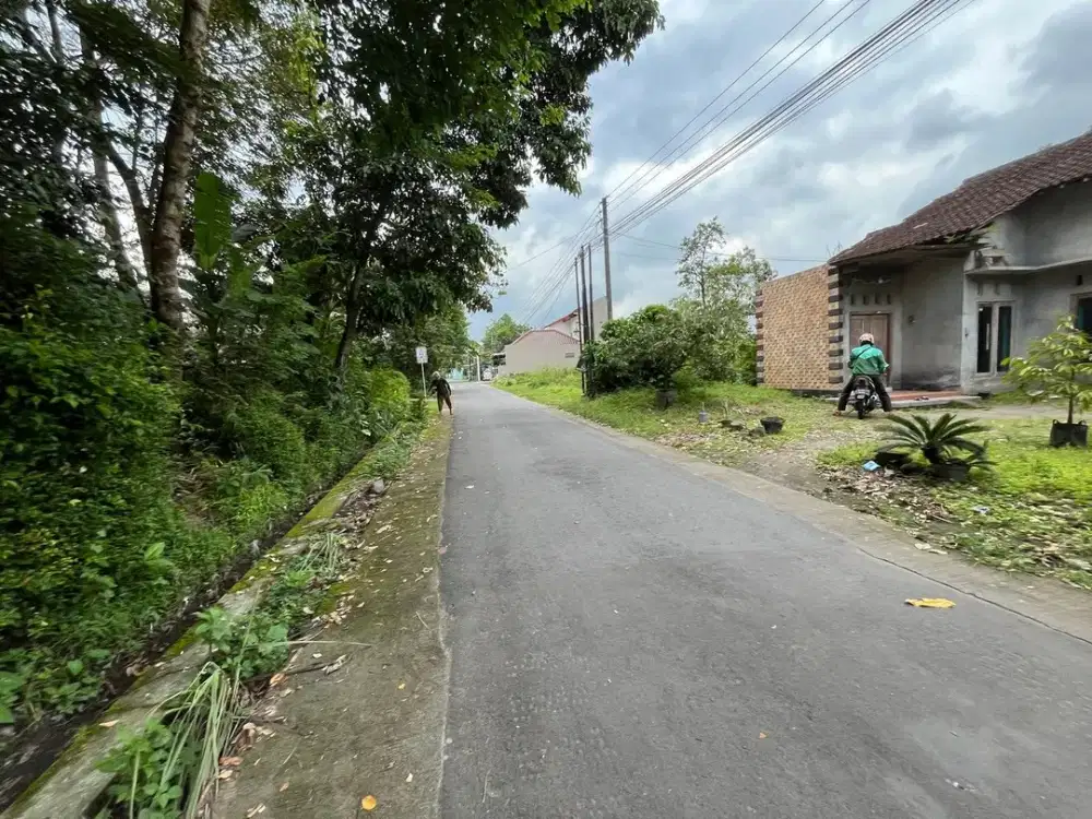 Dekat Candi Kedulan Tanah Jogja di Jl. Raya LPMP