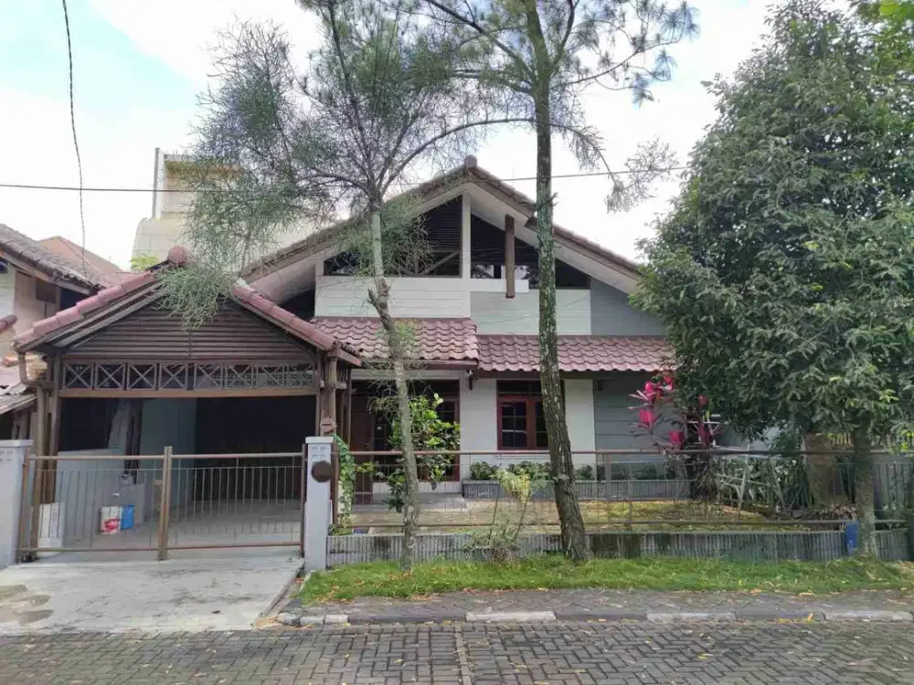 disewakan rumah semi furnish luas 216 di komplek batununggal.