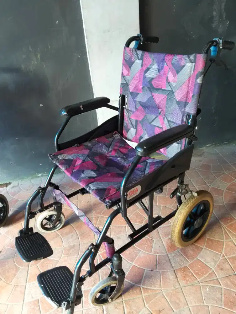 Kursi roda Gea bekas siap pakai