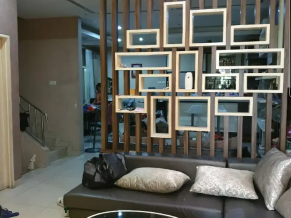 Dijual Xtra Cepat Rumah 2,5 Lantai - Renovasi Puri Mansionll Furnished