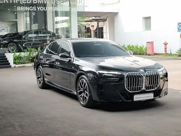 BMW 735i M-Sport 2024
