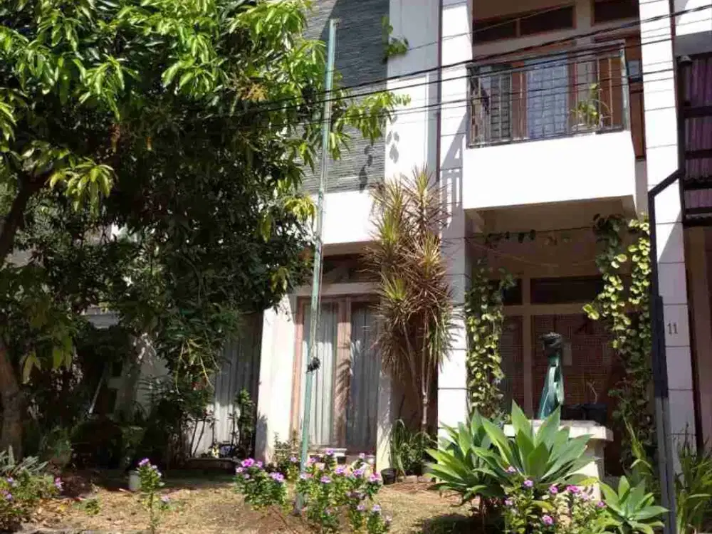 rumah luas 222 di cluster cigadung dago