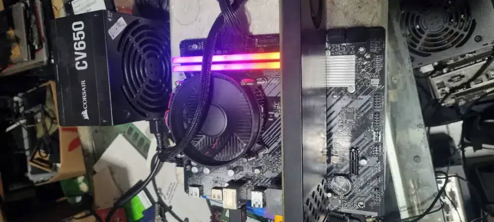 Cpu rakitan game ratakanan
I5 gen 10 ram 32gb corsair ssd nvme 512gb