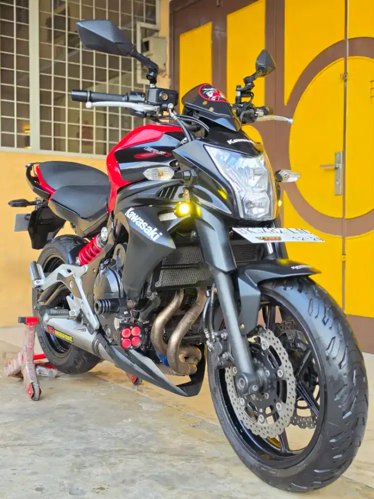 Kawasaki ER6N / ER-6N 2012, Red Premium Metalic.