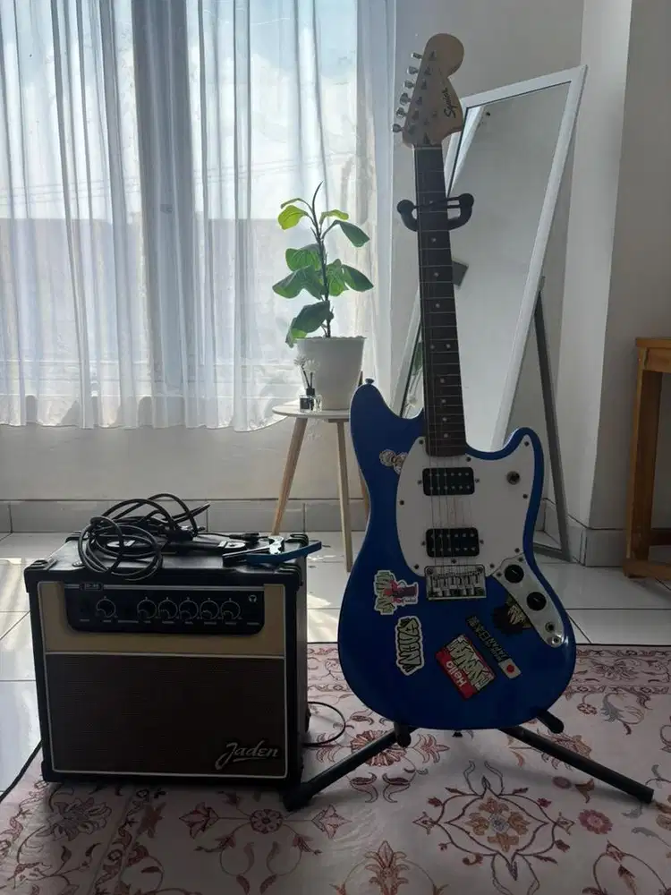 Gitar Listrik Squier Bullet + Amplifier Jarden