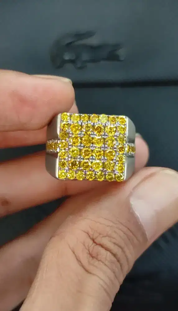 Natural Yellow Diamond (berlian kuning)