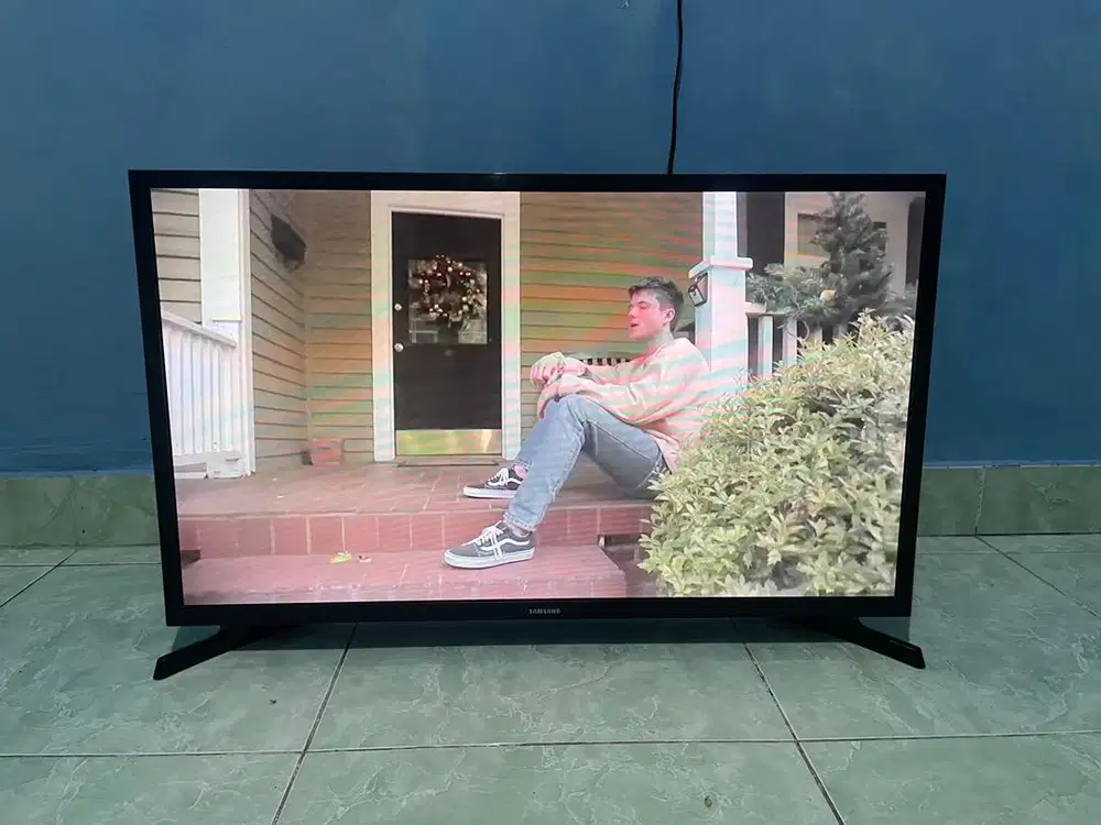Samsung Smart TV 32 inci