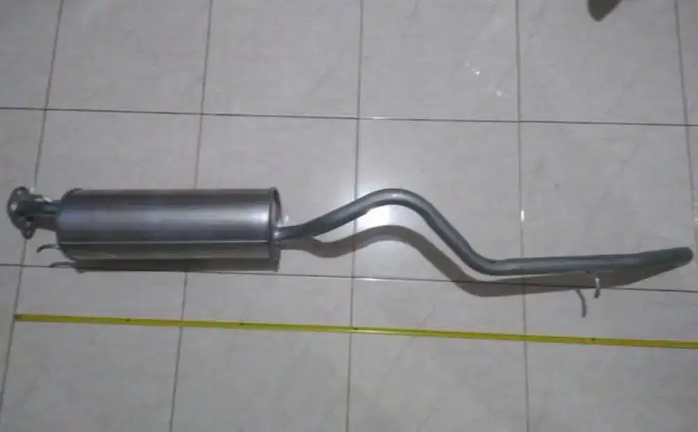 Knalpot avanza/xenia lama & iner fender kiri depan