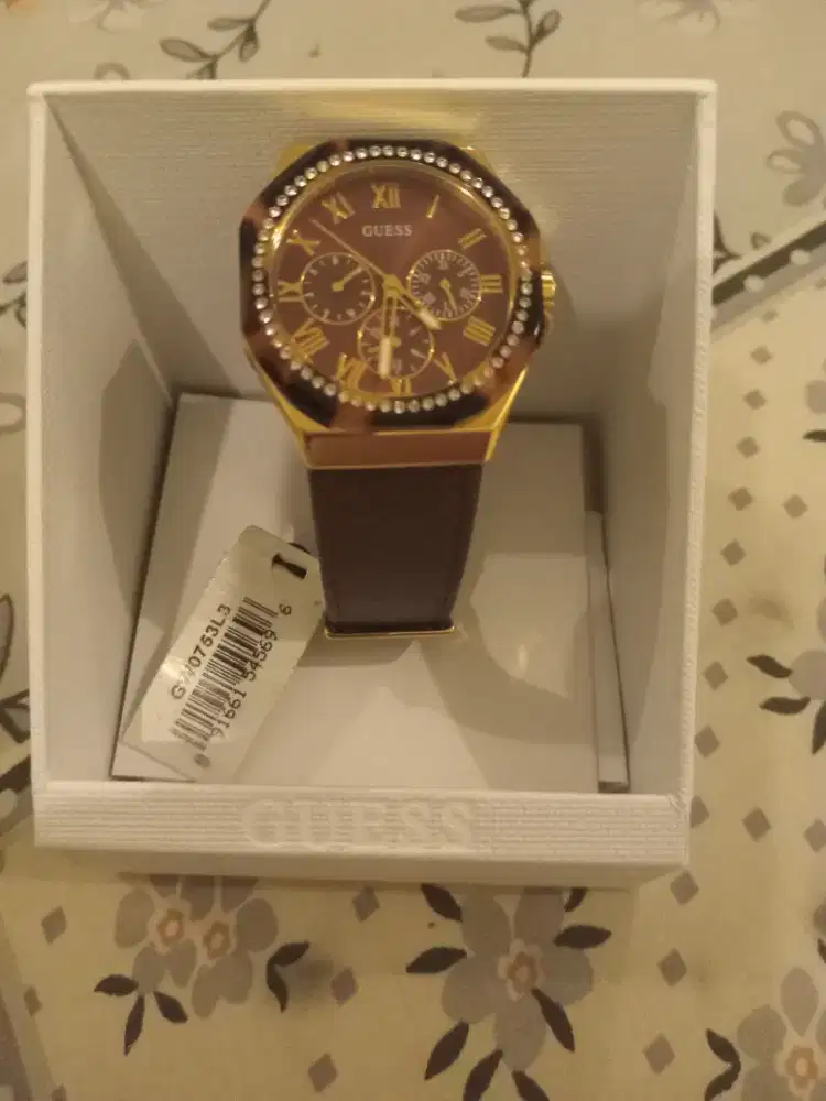 Jam tangan Guees