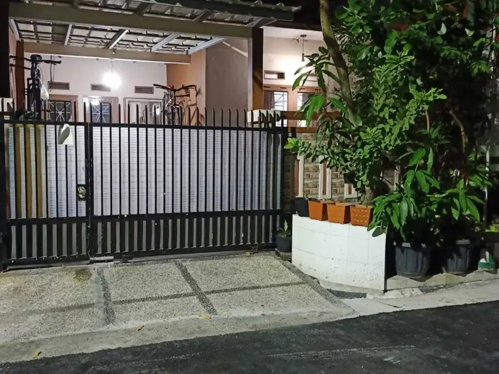 Rumah Bagus Unfurnished di Duta Bumi, Bekasi k0016