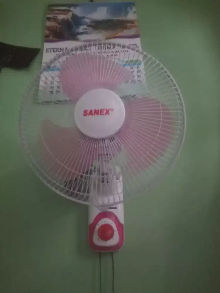 Kipas angin dinding 12 inch sanex normal siap pakai nego tipis