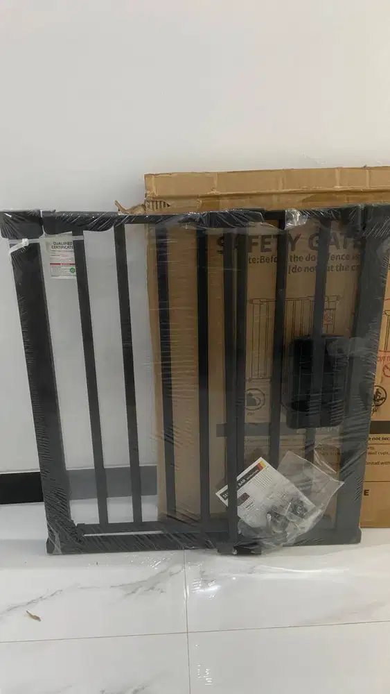 Pagar Pintu Pengaman Bayi Merek Uliance masih baru dan segel