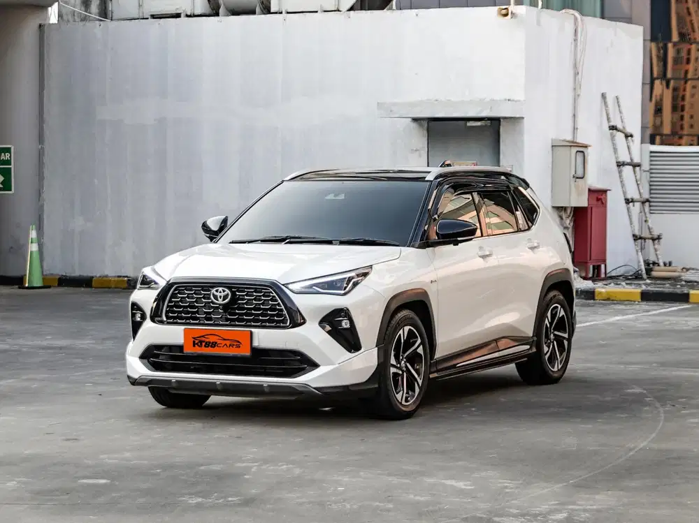 Toyota Yaris Cross Hybrid GR TSS Matic 2023 putih genap
