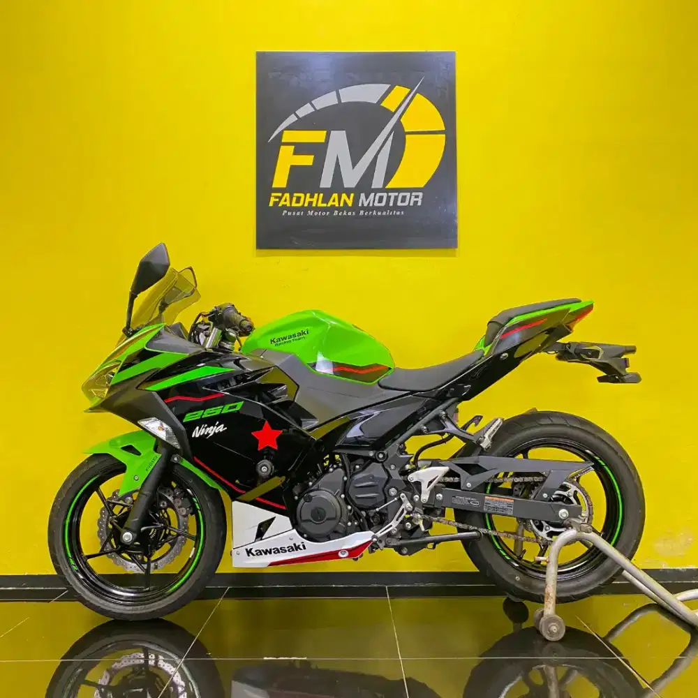 Kawasaki Ninja 250 ABS Tahun 2022 Km Low Knalpot Standar ada