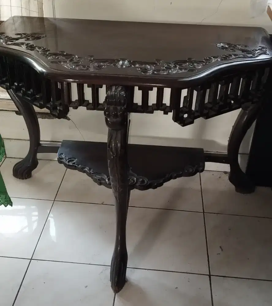 Meja antik jati