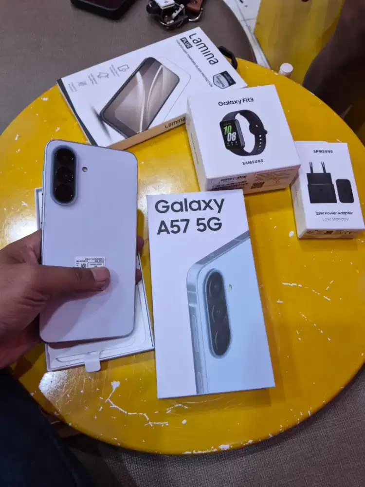 Samsung Galaxy A57 + Adaptor + Fit 3/Buds core