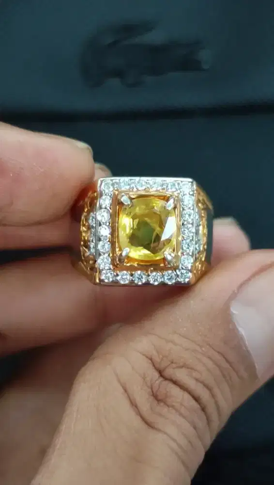 Natural Yellow Sapphire Srilanka