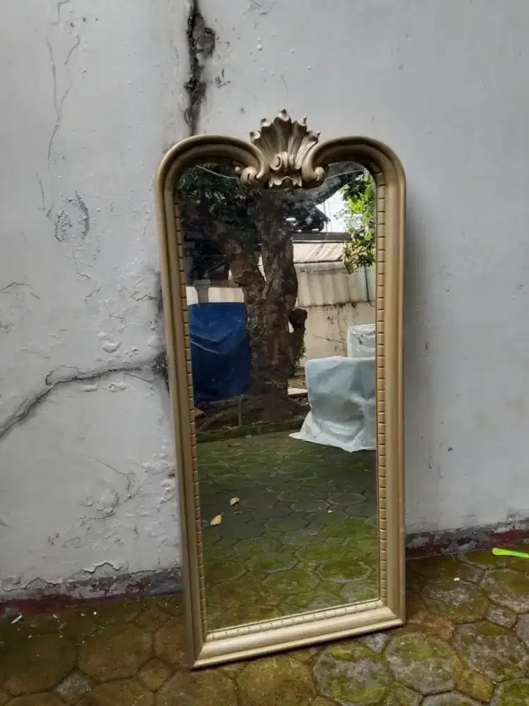 Kaca Ukir Kayu Antik