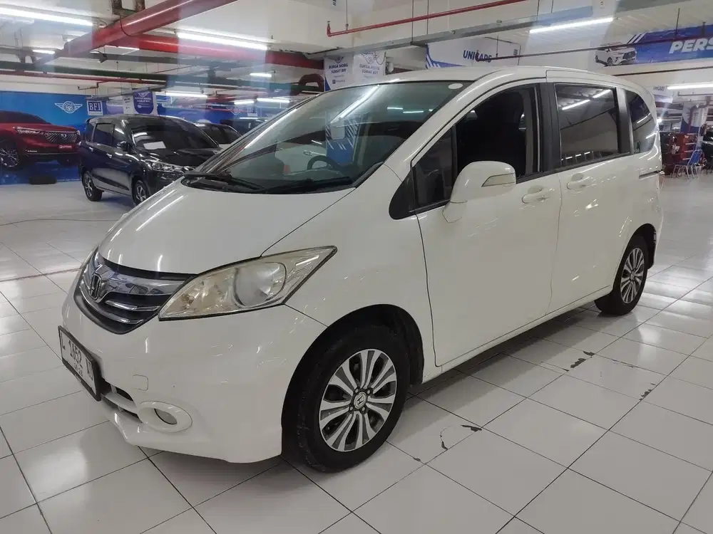 Freed E PSD AT 2013 Putih #honda #mobilbekas #mobilsurabaya #minibus