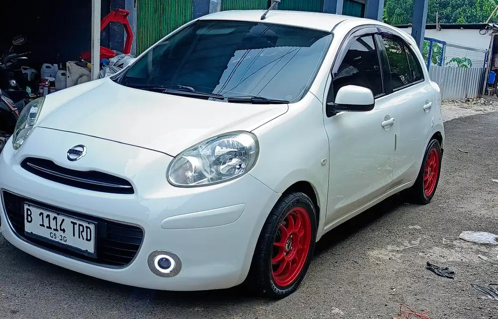 Nissan March 2013 1.2 MT cakep