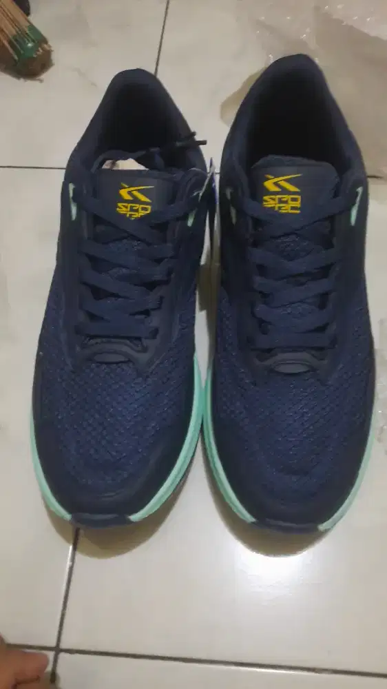 dijual sepatu baru spotek