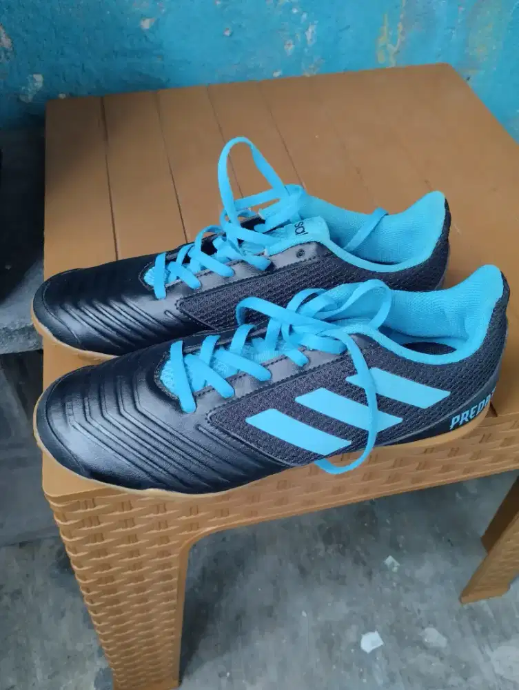 Sepatu Futsal Adidas predator