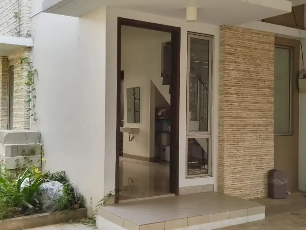 Rumah Hoek Grand Galaxy Bekasi Disewakan #1399