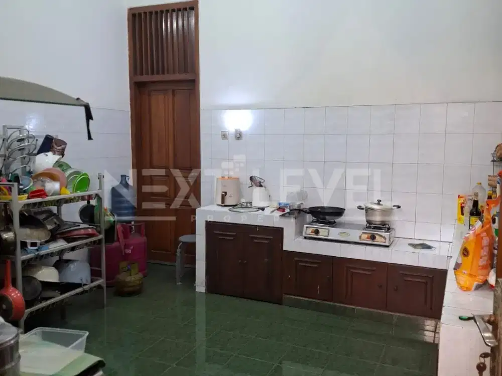 dijual rumah ukuran luas di kebonsari Elveka