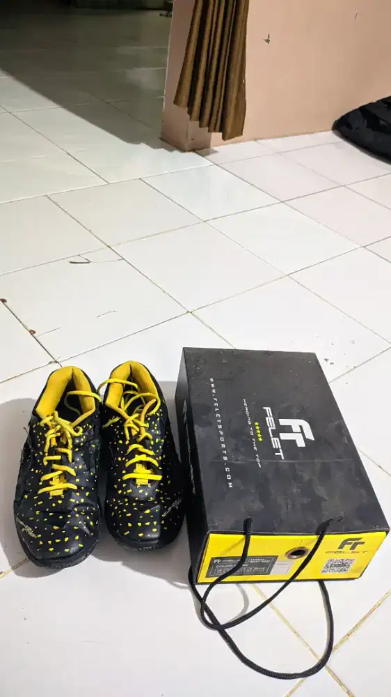 sepatu badminton FELET GALAXY BOOST SIZE 42